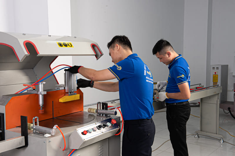 máy cắt nhôm 1 đầu mâm xoay F500