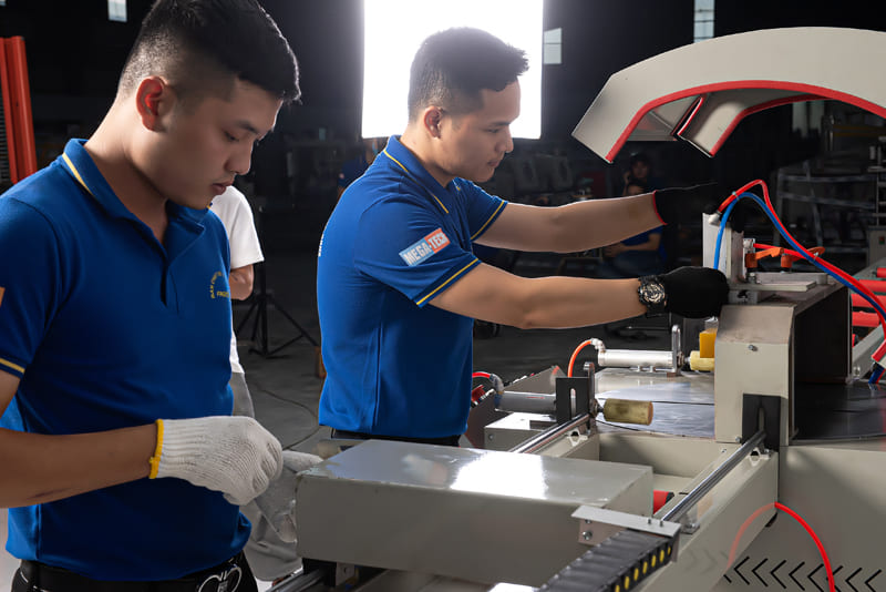 máy cắt nhôm 1 đầu mâm xoay F500-5