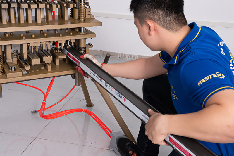 Máy đột dập nhôm hệ tổng hợp 27 dao hơi3