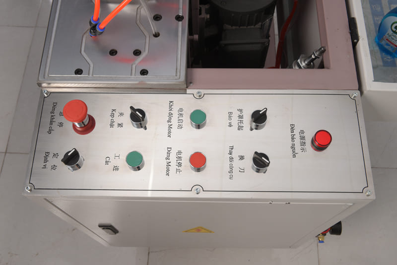 Máy phay đố nhôm thay dao nhanh thân to Megatech3